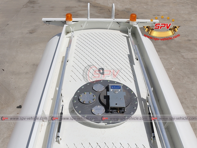 Manhole Cover on the Top of Fuel Tanker